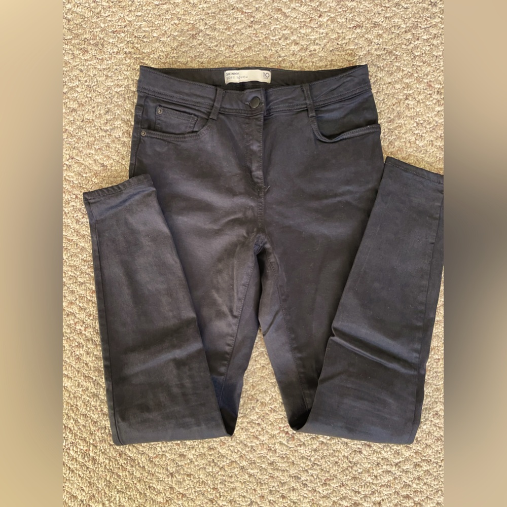 Women’s black jeans. Size UK 10L (US 6).